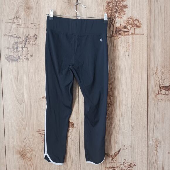 All Access Black White Stripe Capri Leggings Size Small - Picture 3 of 8